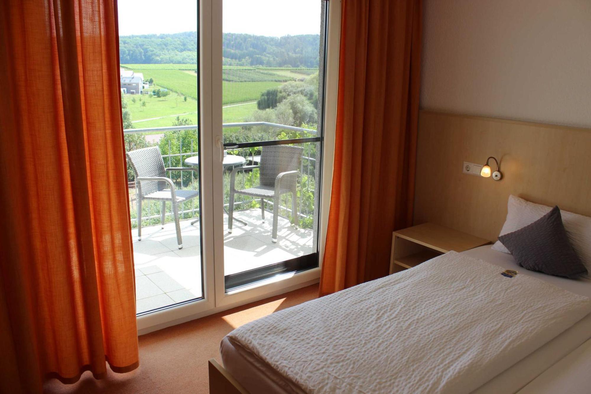Gaestehaus Zum Wolffenturm Lehrensteinsfeld Ruang foto
