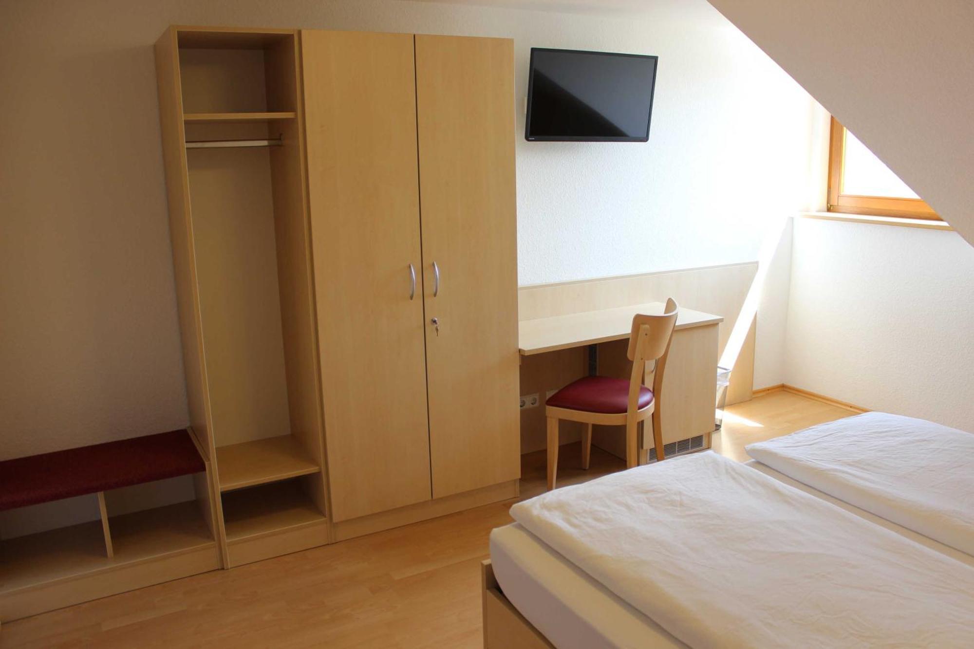 Gaestehaus Zum Wolffenturm Lehrensteinsfeld Ruang foto