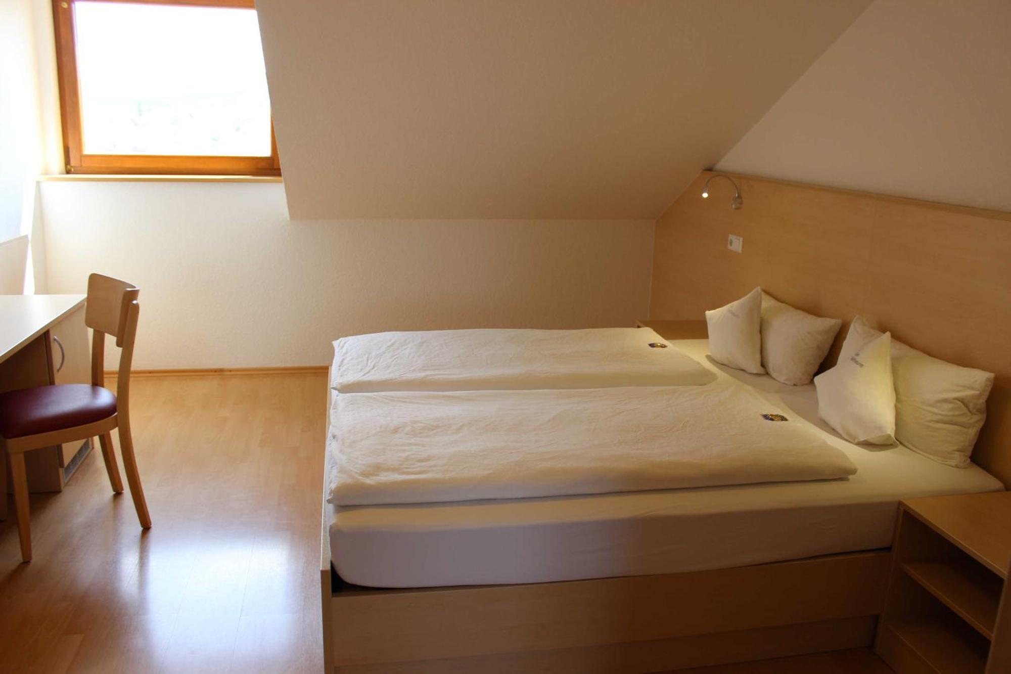 Gaestehaus Zum Wolffenturm Lehrensteinsfeld Ruang foto